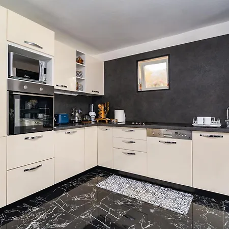 아파트 Old Town Kalvarija 리예카